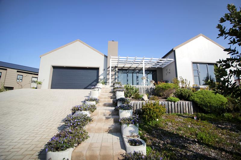 3 Bedroom Property for Sale in Reebok Western Cape